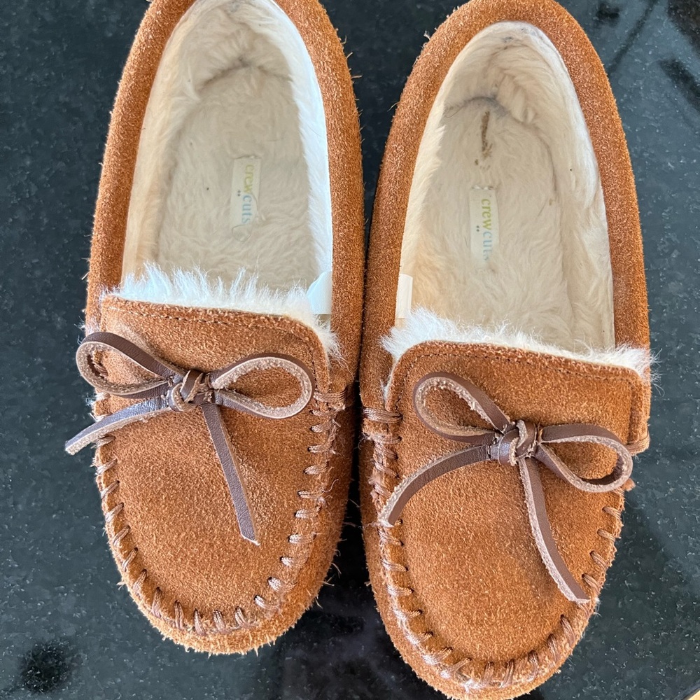 Moccasin slippers